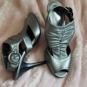 Ciao Bella size 7 womens peep toe